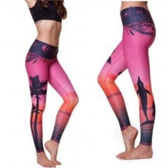 Yoga pants from Teeki “hot pants” - Picture 2 of 10